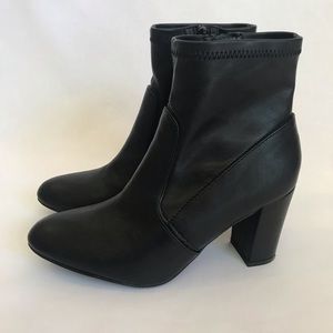 Steve Madden boots size 9.